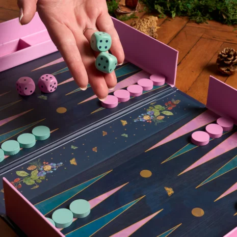 G9043_Backgammon_Art_File_1093_x_1093__0001_Lifestyle_rolling G9043_Backgammon_Art_File_1093_x_1093__0001_Lifestyle_rolling