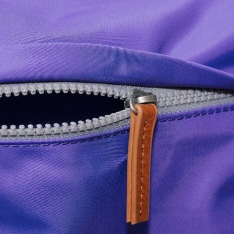 ROKA_KENNINGTON_B_MEDIUM_SIMPLE_PURPLE_ZIP ROKA_KENNINGTON_B_MEDIUM_SIMPLE_PURPLE_ZIP