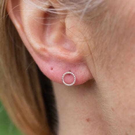 Twist Circle Stud ear Twist Circle Stud ear