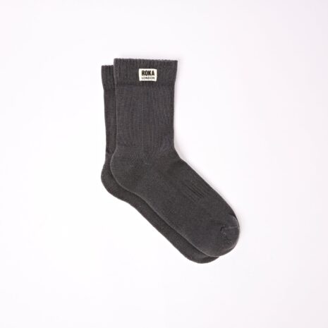 ROKA_WIMBLEDON_MENS_ONE_SIZE_FADED_BLACK_FLATLAY