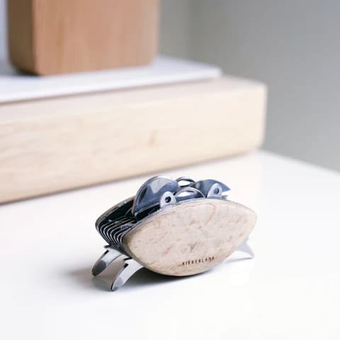 CD114-Crab-Multitool-ACTION-0279_square_480x480